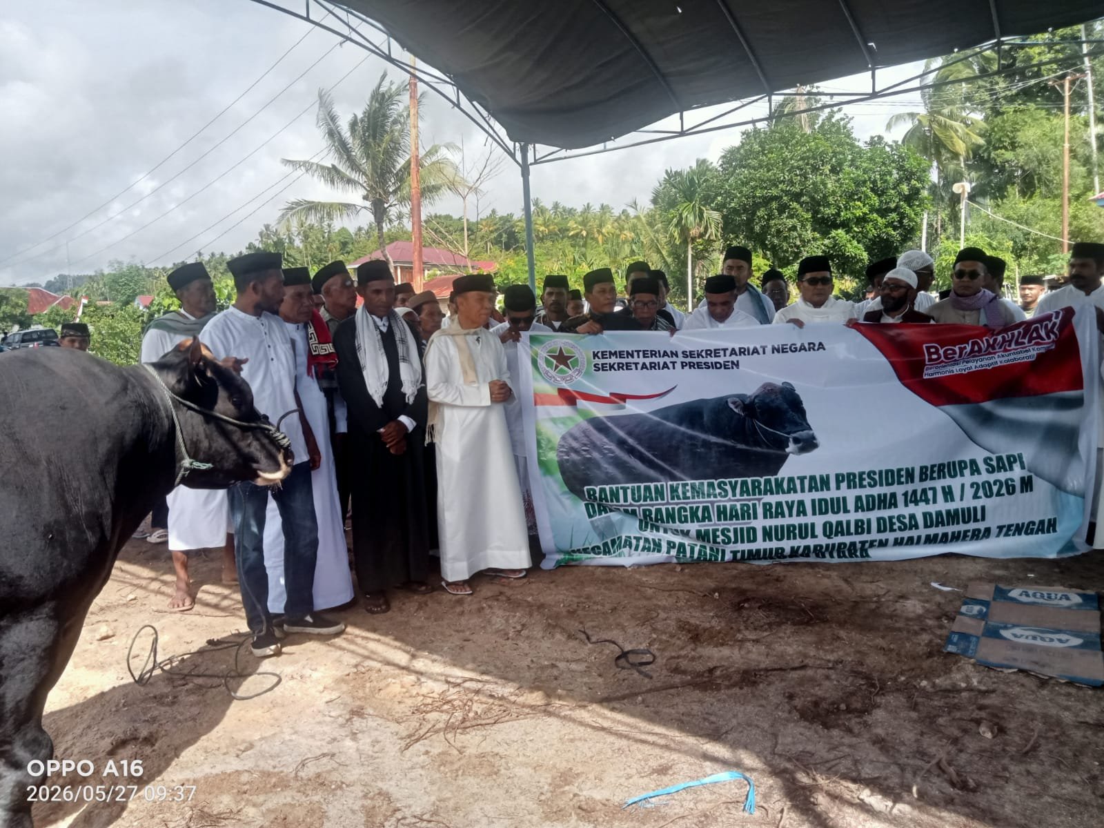 Ikram Malan Sangadji Salat Idul Adha Bersama Warga Patani Timur. - thewasesanews.com