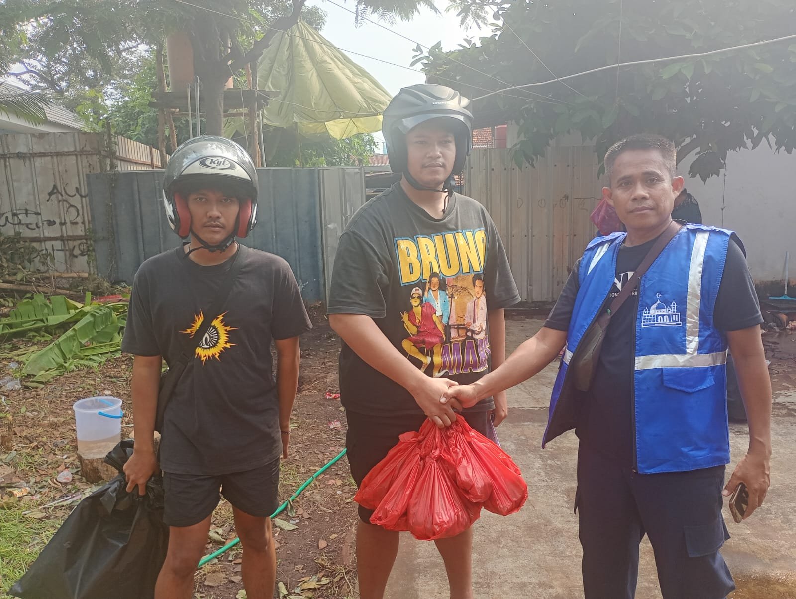 Masjid Nurul Ikhlas Lanud Halim Sembelih 6 Sapi dan 28 Kambing Kurban. - thewasesanews.com