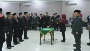 Pakar Hukum Sutan Nasomal Kritik Pelantikan Pejabat Bermasalah di Banten. - thewasesanews.com