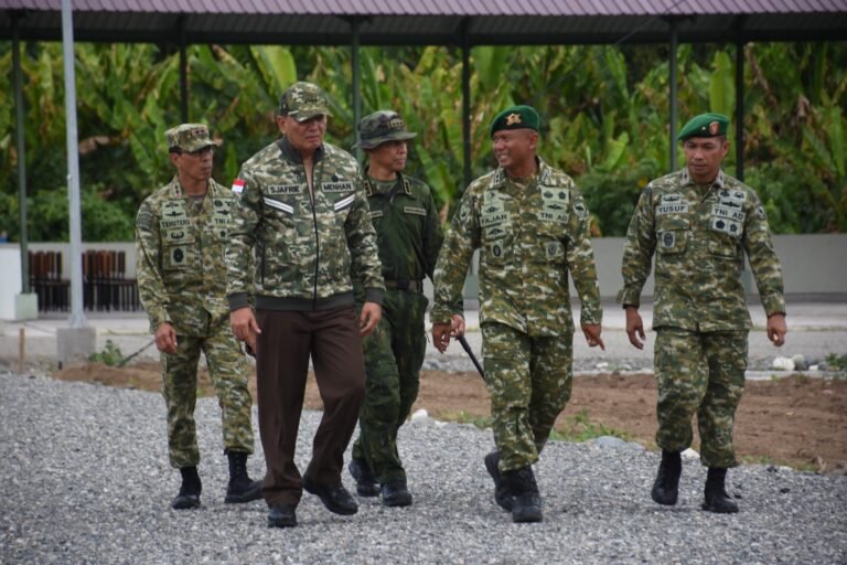 Menhan Sjafrie Sjamsoeddin Kunjungi Papua Barat Kuatkan Prajurit Kodam Kasuari. - thewasesanews.com