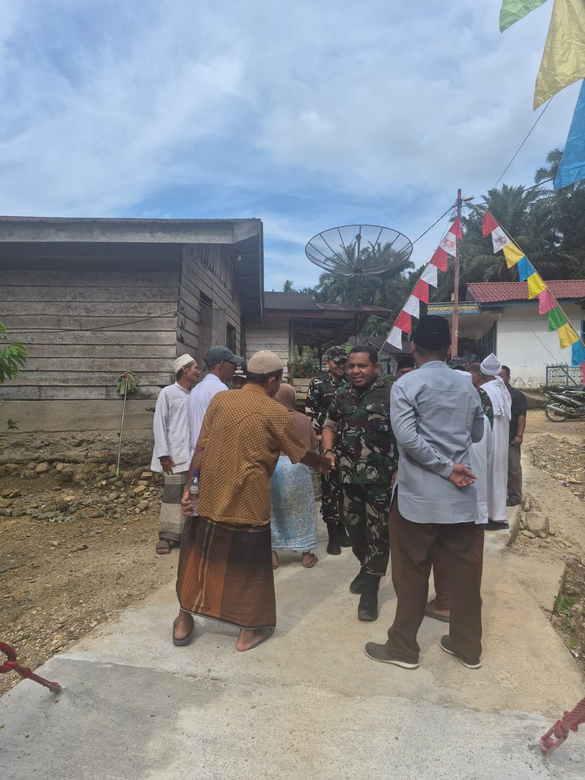 Irdam I Bukit Barisan Tinjau KDKMP dan Jembatan Garuda di Labuhanbatu. - thewasesanews.com