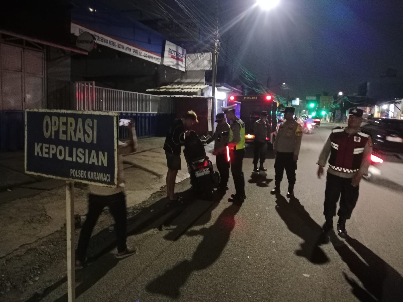 Polsek Karawaci Gelar Razia Stasioner Jaga Jakarta Amankan Wilayah Tangerang. - thewasesanews.com