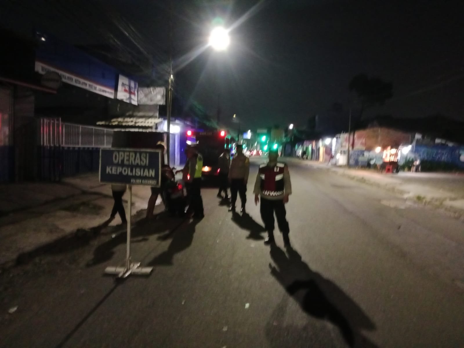 Polsek Karawaci Gelar Razia Stasioner Jaga Jakarta Amankan Wilayah Tangerang. - thewasesanews.com