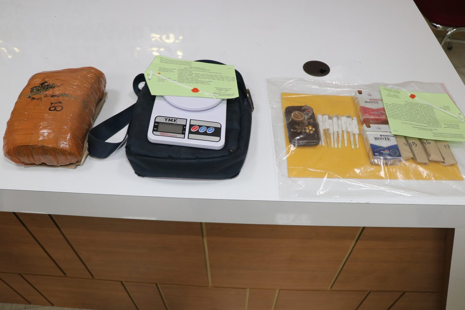 Polres Metro Tangerang Kota Tangkap Pengedar Ganja 1 Kilogram Saat Razia. - thewasesanews.com
