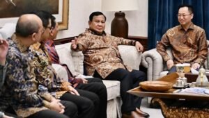 Presiden Prabowo Subianto menerima delegasi Hisense di kediamannya di Kertanegara, Jakarta, pada Jumat, 15 Mei 2025. Foto: BPMI Setpres/Cahyo. - thewasesanews.com