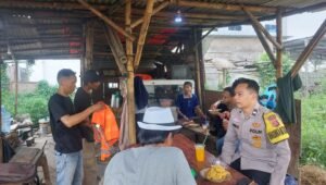 Warbin Pasir Gadung Bhabinkamtibmas dan Babinsa Perkuat Kemitraan Warga. - thewasesanews.com