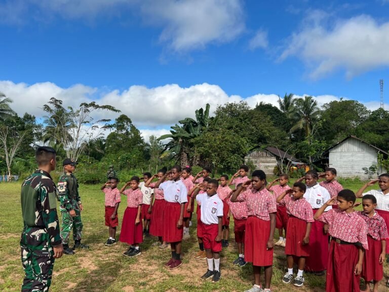 Satgas Yonif 123 Rajawali Jadi Guru Bantu di SD YPPK Mappi Papua. - thewasesanews.com