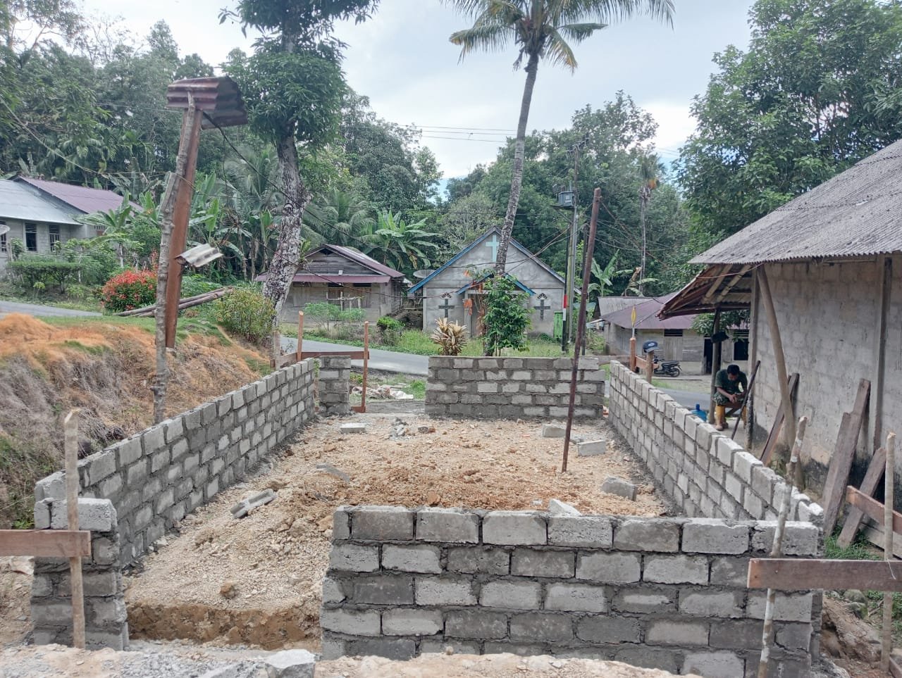 Rumah Naofaondu Fau di Nias Selatan Direhab Lewat Karya Bakti TNI. - thewasesanews.com