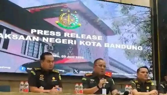 Kejari Kota Bandung SP3 Kasus Korupsi Wakil Wali Kota Erwin. - thewasesanews.com