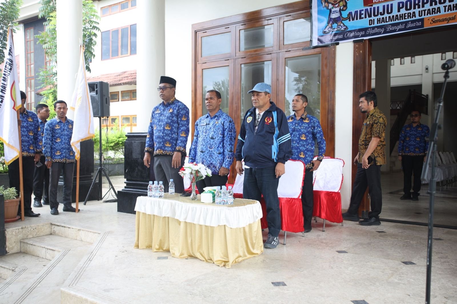 Sekda Halteng Lepas Kontingen Porprov V Malut Targetkan Prestasi. - thewasesanews.com