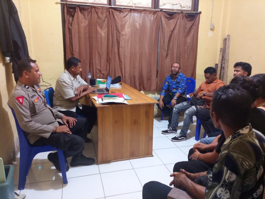 Polres Halteng Mediasi Damai Kasus Pemuda Sibenpopo dan Kabag Kesra. - thewasesanews.com