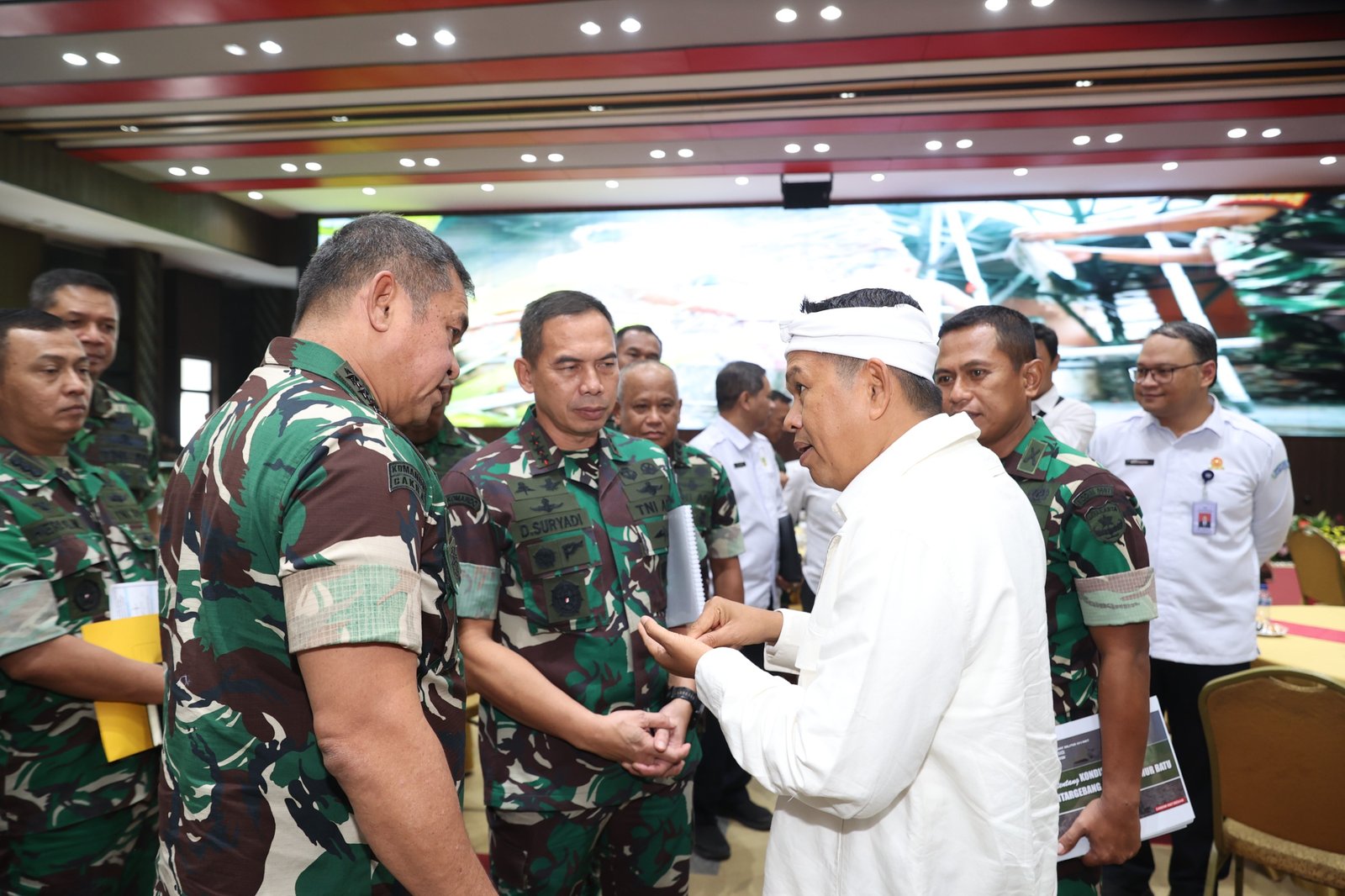 TNI AD dan Pemprov Jabar Kolaborasi Atasi Sampah dan Kemarau. - thewasesanews.com