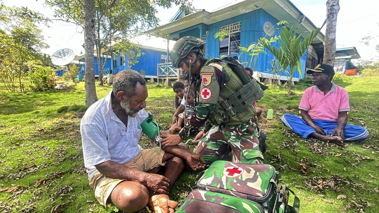 Sentuhan Kasih untuk Papua Satgas Yonif 521/DY Gelar Komsos di Kobakma. - thewasesanews.com
