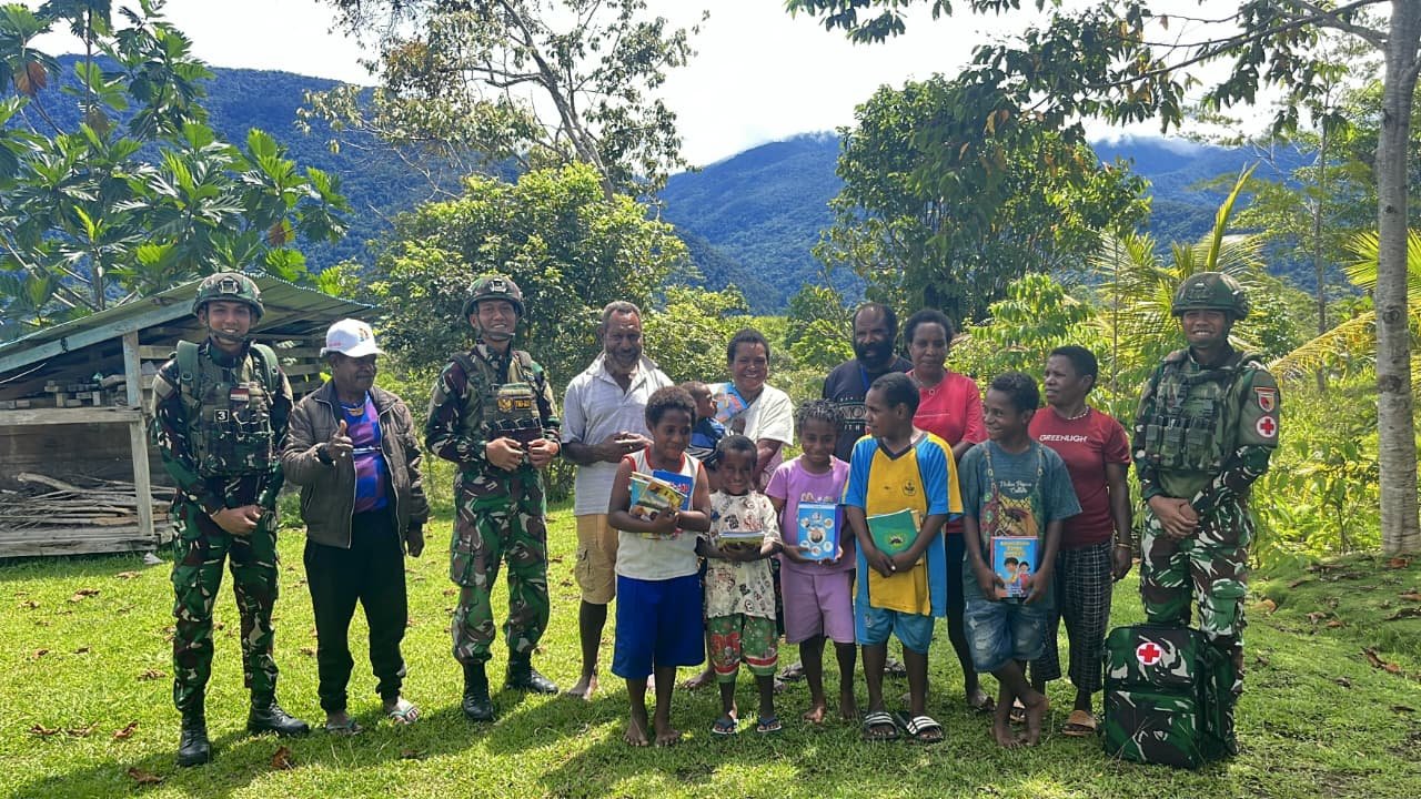 Sentuhan Kasih untuk Papua Satgas Yonif 521/DY Gelar Komsos di Kobakma. - thewasesanews.com