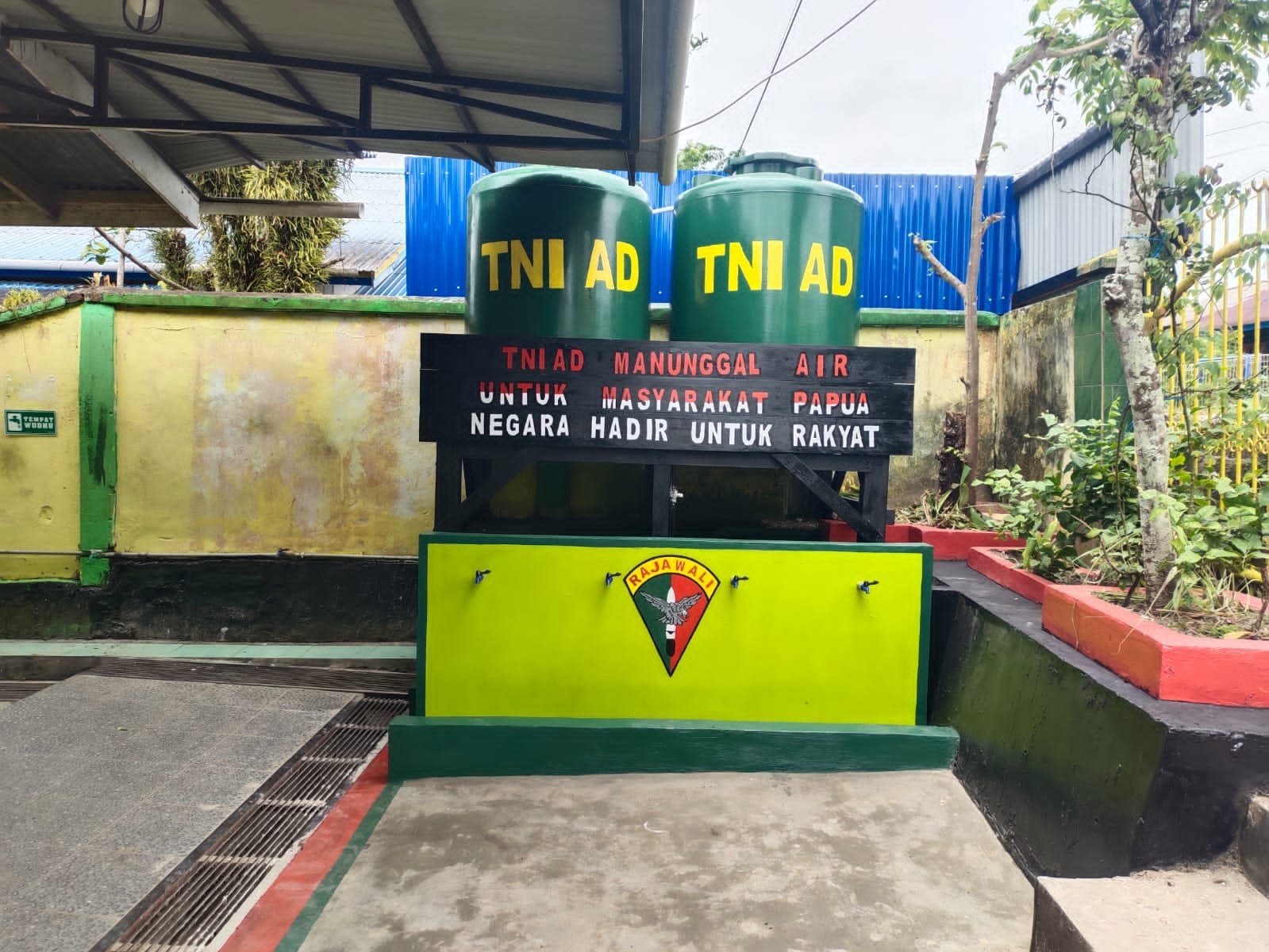 Satgas Yonif 123/Rajawali Bangun Sumur Bor di Mesjid Nurul Falah Kepi. - thewasesanews.com