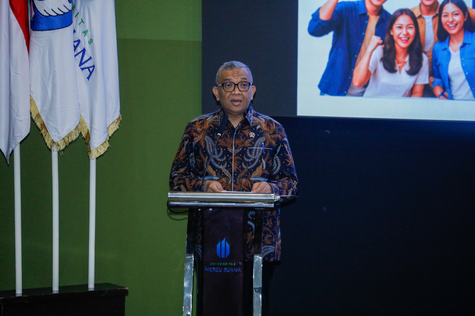 Wamenaker: Mahasiswa Harus Perkuat Kompetensi dan Sertifikasi. - thewasesanews.com