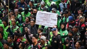 Penerapan Potongan Biaya Aplikasi 8 Persen Ojol Belum Berjalan. - thewasesanews.com