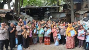 Jaga Jakarta On The Spot Batuceper: Kapolres Tangerang Kota Blusukan Bansos. - thewasesanews.com