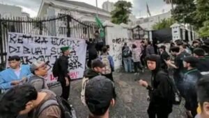 Demonstrasi DPRD Jabar Hari Ini: Polisi Imbau Warga Hindari Jalan Diponegoro. - thewasesanews.com