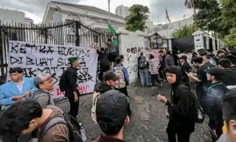 Demonstrasi DPRD Jabar Hari Ini: Polisi Imbau Warga Hindari Jalan Diponegoro. - thewasesanews.com