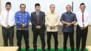 Bupati Ikram Malan Sangadji Melantik Direksi Perumda Air Minum Tirta Halteng Periode Baru. - thewasesanews.com