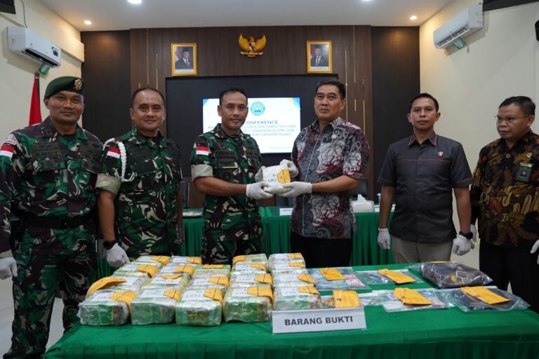 Kodam XII/Tpr Gagalkan Penyelundupan 21,4 Kg Sabu Asal Malaysia. - thewasesanews.com
