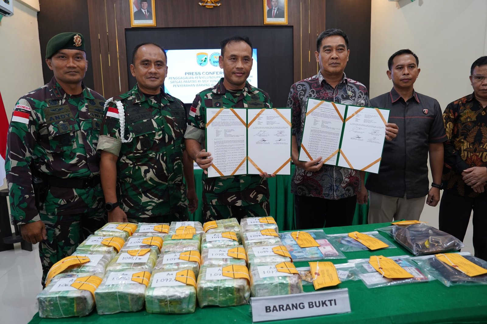 Kodam XII/Tpr Gagalkan Penyelundupan 21,4 Kg Sabu Asal Malaysia. - thewasesanews.com