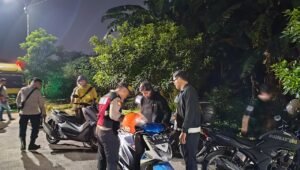 Polsek Pinang Gelar Patroli Cipta Kondisi Antisipasi Kejahatan Malam. - thewasesanews.com