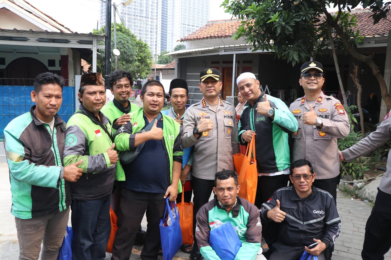 Kapolres Tangerang Kota Gelar Jumat Peduli Bersama Komunitas Pinang. - thewasesanews.com