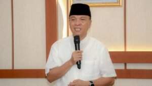Penyambutan Jamaah Haji Halmahera Tengah di Bukit Loiteglas. - thewasesanews.com