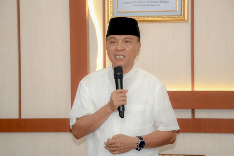 Penyambutan Jamaah Haji Halmahera Tengah di Bukit Loiteglas. - thewasesanews.com