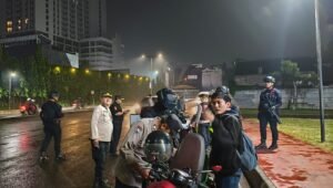 Patroli Gabungan Polsek Pinang Jaga Kamtibmas Malam Hari di Tangerang. - thewasesanews.com