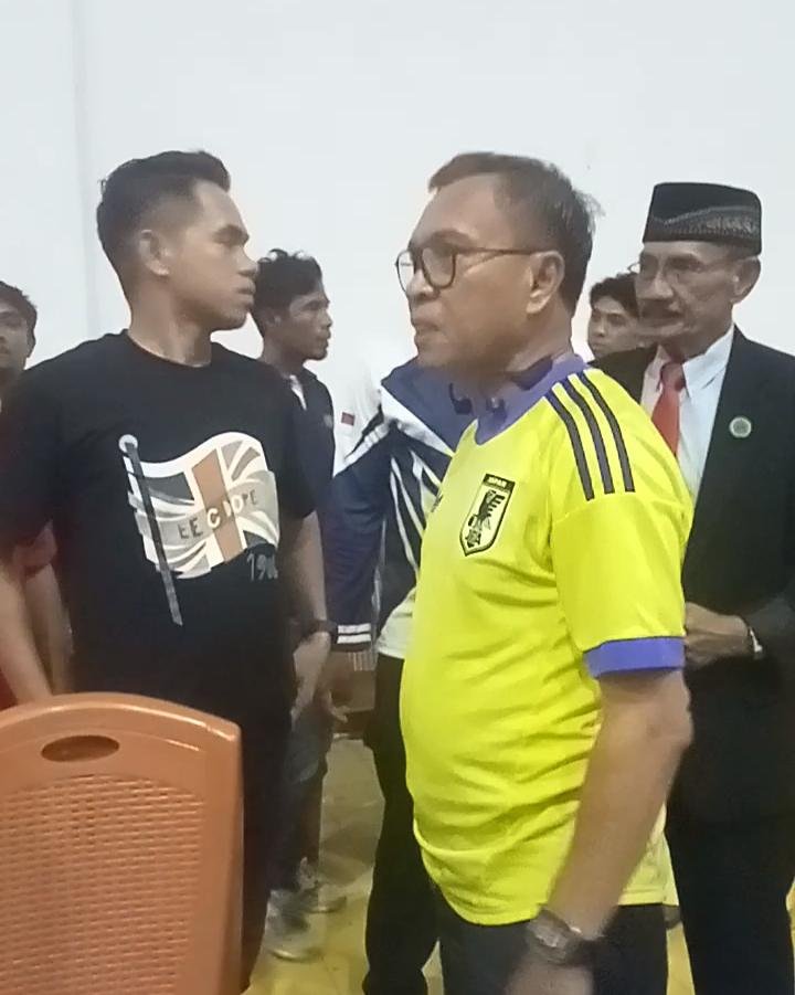 Ketua KONI Halmahera Tengah Protes Wasit Pencak Silat Porprov V. - thewasesanews.com