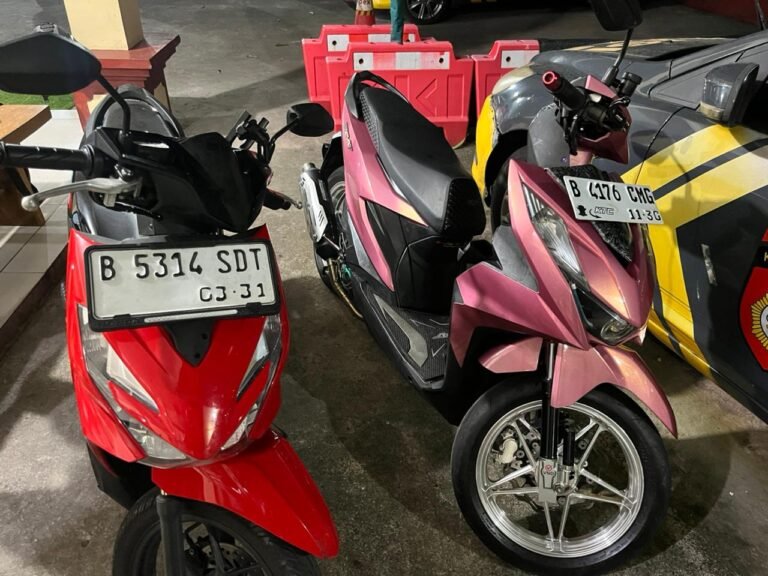 Tim Patra Brimob Polda Metro Jaya Tangkap Tiga Pelaku Curanmor. - thewasesanews.com