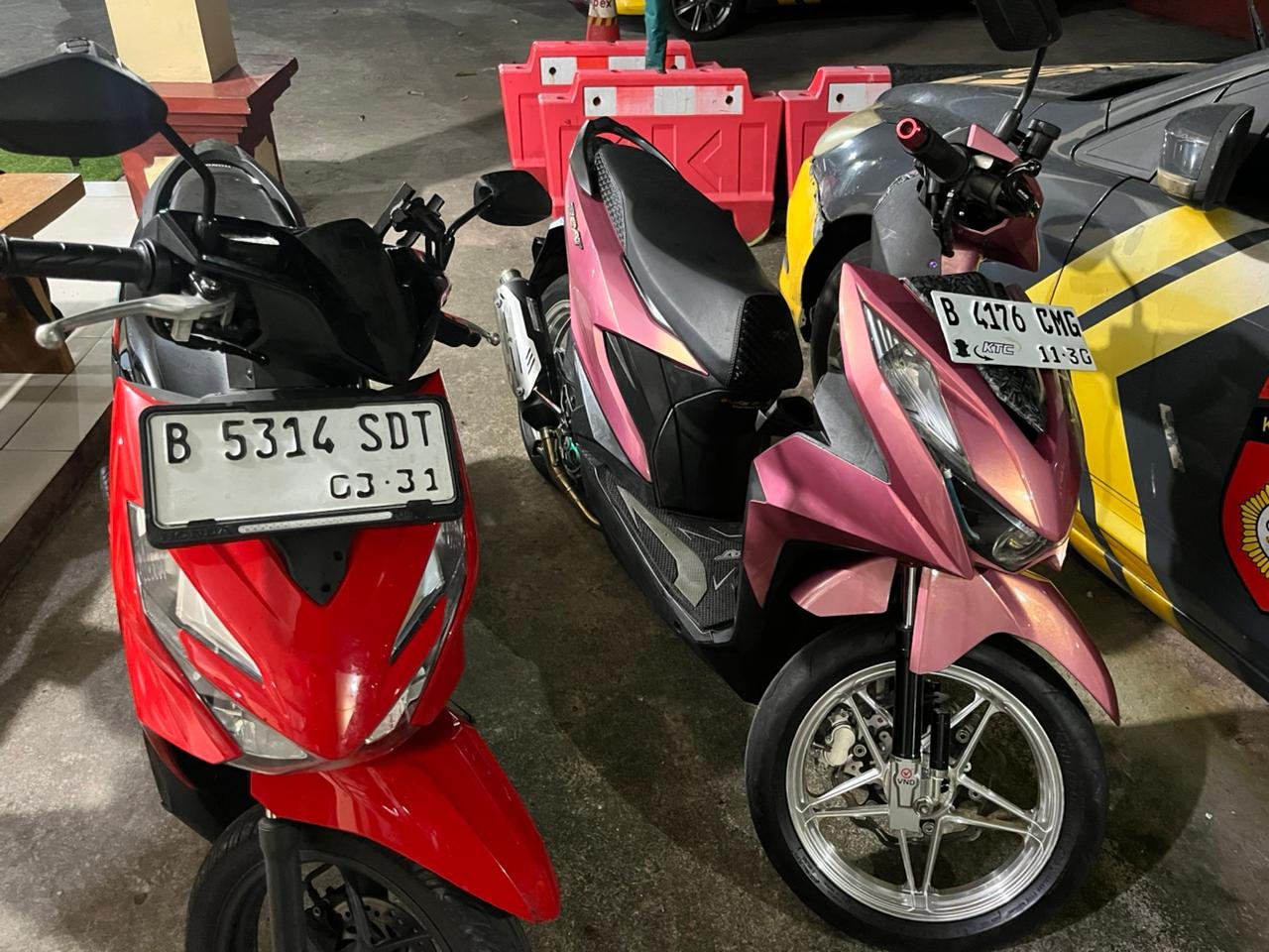 Tim Patra Brimob Polda Metro Jaya Tangkap Tiga Pelaku Curanmor. - thewasesanews.com