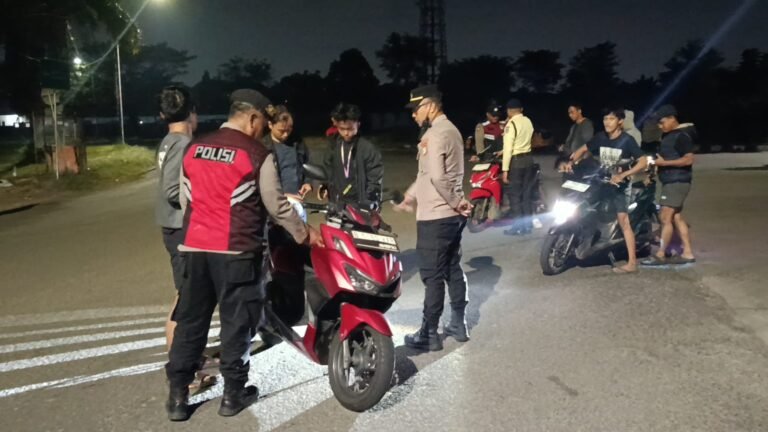 Polsek Pinang Gelar Patroli Dini Hari Antisipasi Gangguan Kamtibmas. - thewasesanews.com
