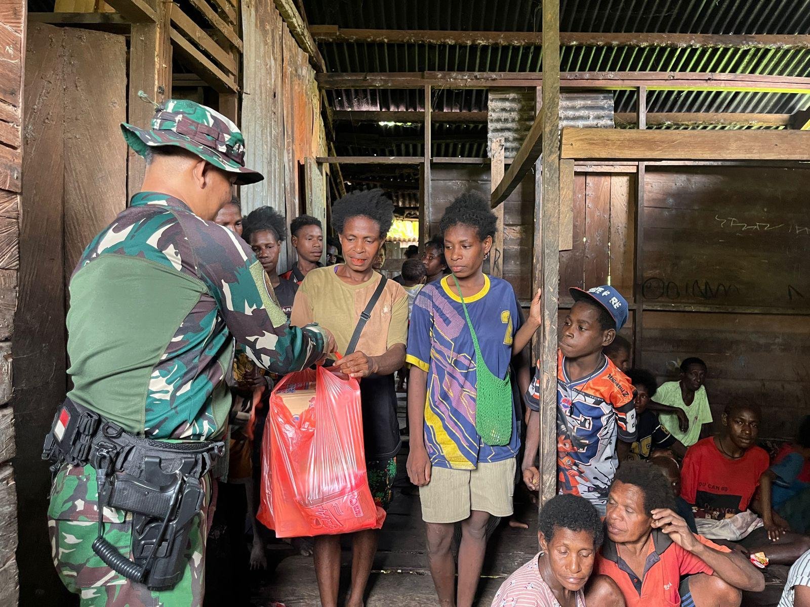 Satgas Yonif 123/Rajawali Pererat Silaturahmi Warga Senggo Mappi. - thewasesanews.com