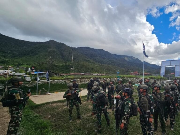Marinir TNI AL Gelar Kegiatan Pembinaan Teritorial di Kampung Obano. - thewasesanews.com