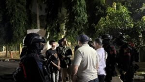 Brimob Amankan Remaja Narkoba Saat Patroli Cegah Tawuran di Bekasi. - thewasesanews.com