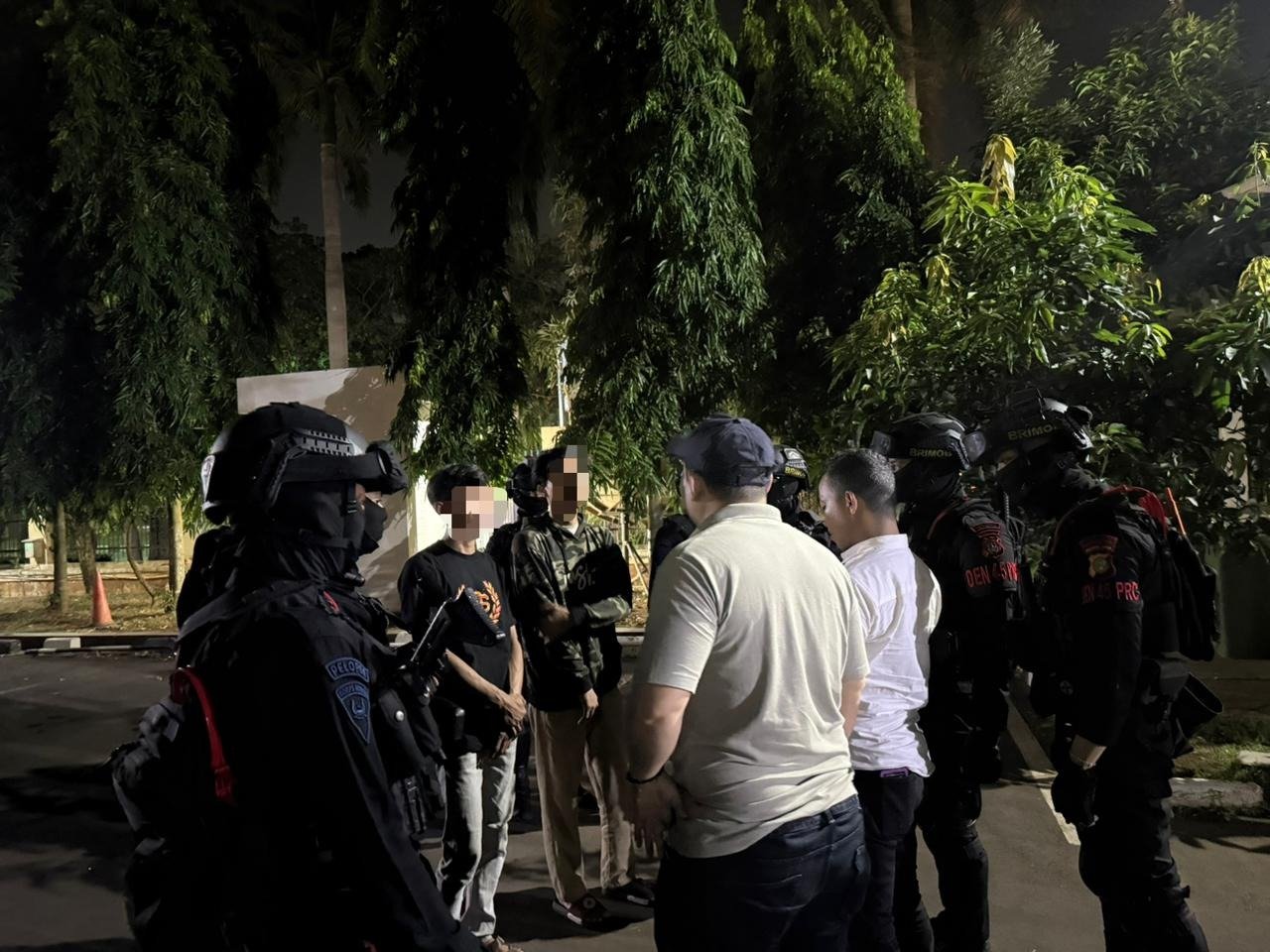 Brimob Amankan Remaja Narkoba Saat Patroli Cegah Tawuran di Bekasi. - thewasesanews.com