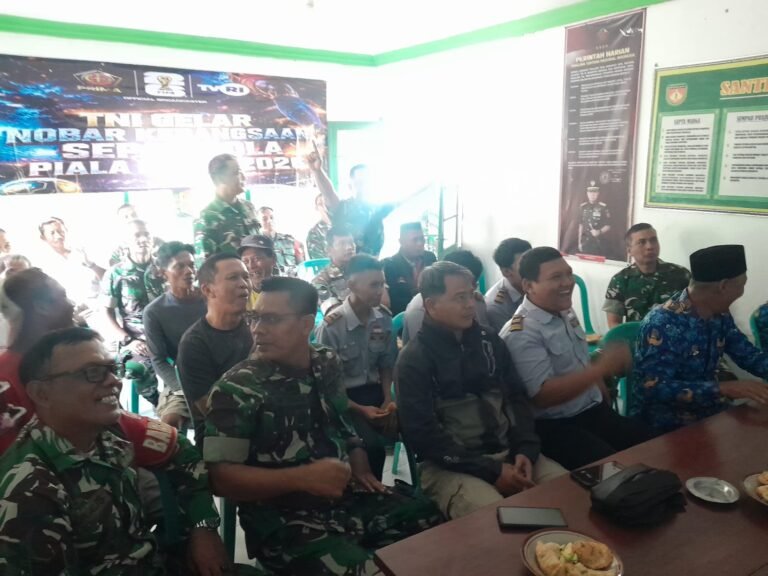 Nonton Bareng Piala Dunia di Koramil Satukan TNI dan Warga. - thewasesanews.com