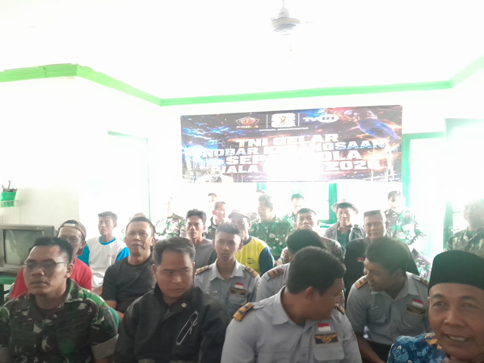 Nonton Bareng Piala Dunia di Koramil Satukan TNI dan Warga. - thewasesanews.com