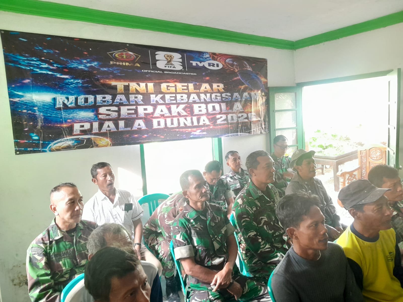 Nonton Bareng Piala Dunia di Koramil Satukan TNI dan Warga. - thewasesanews.com