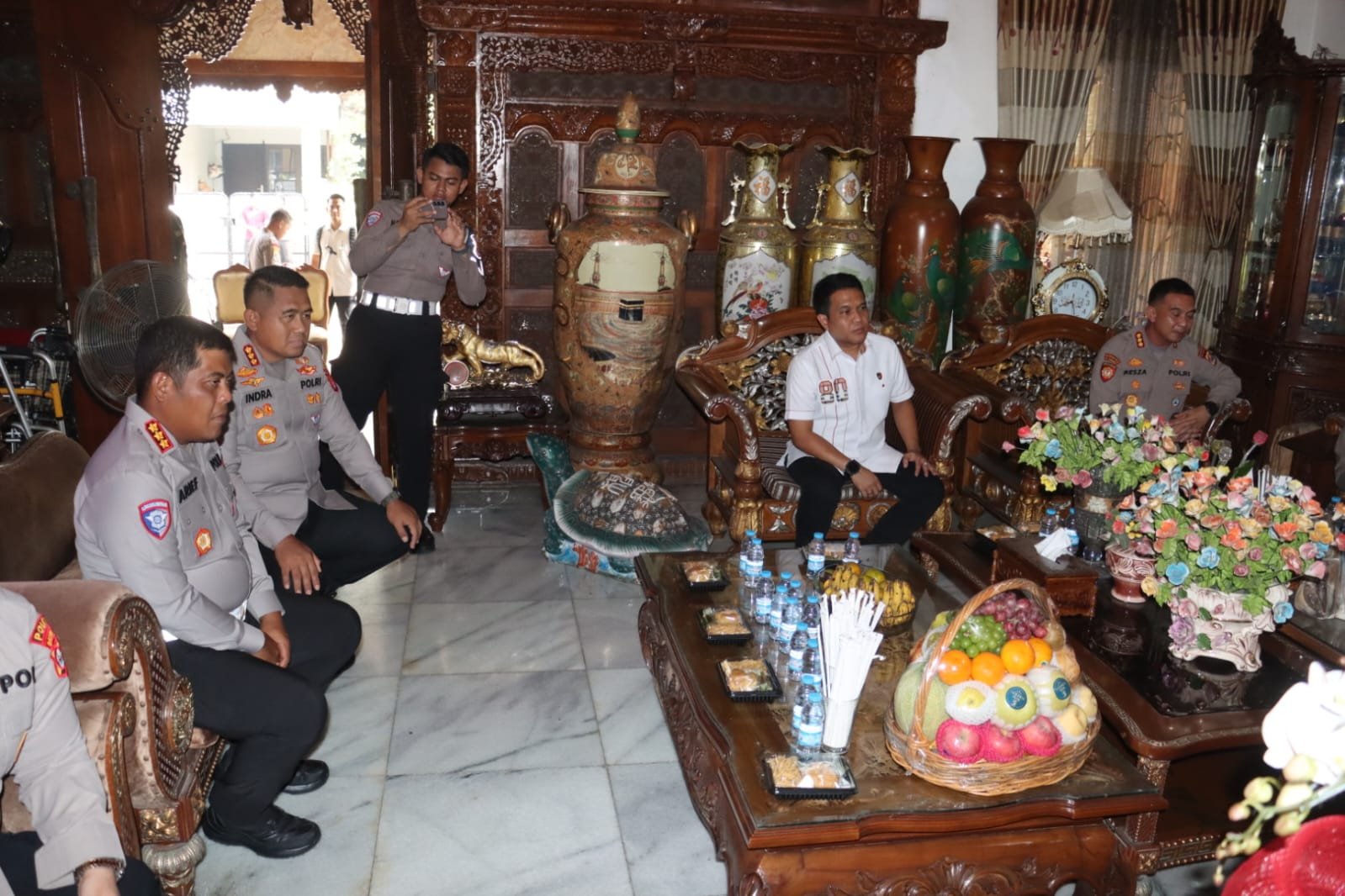 Kapolresta Tangerang Gelar Anjangsana ke Mantan Kapolda Banten. - thewasesanews.com