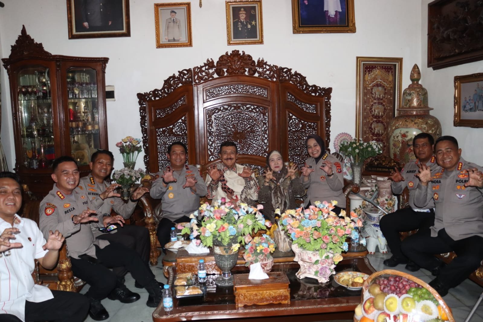 Kapolresta Tangerang Gelar Anjangsana ke Mantan Kapolda Banten. - thewasesanews.com