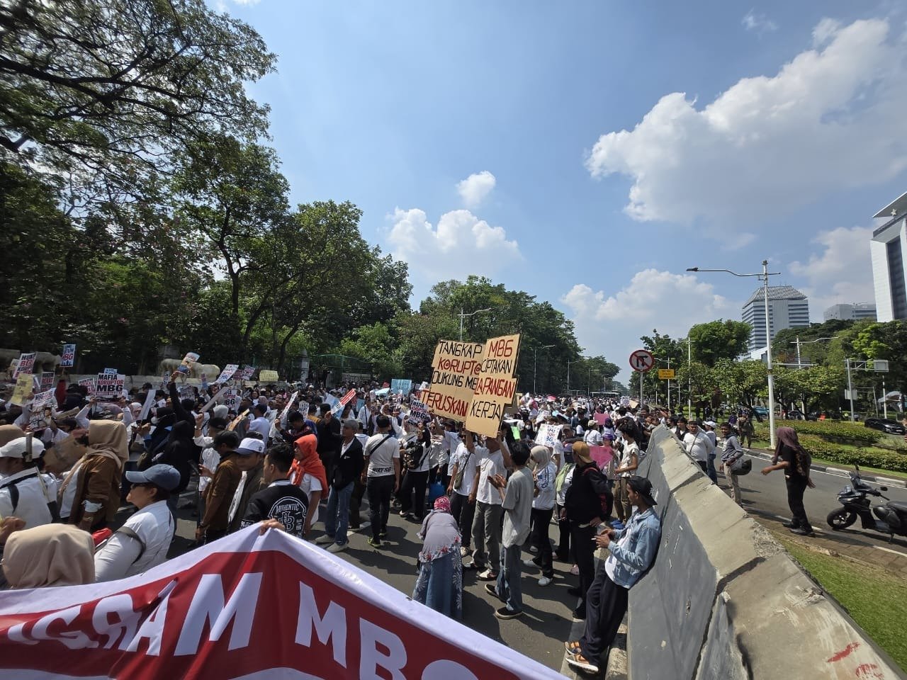 Polda Metro Jaya Pastikan Aksi Unjuk Rasa di Silang Selatan Monas. - thewasesanews.com