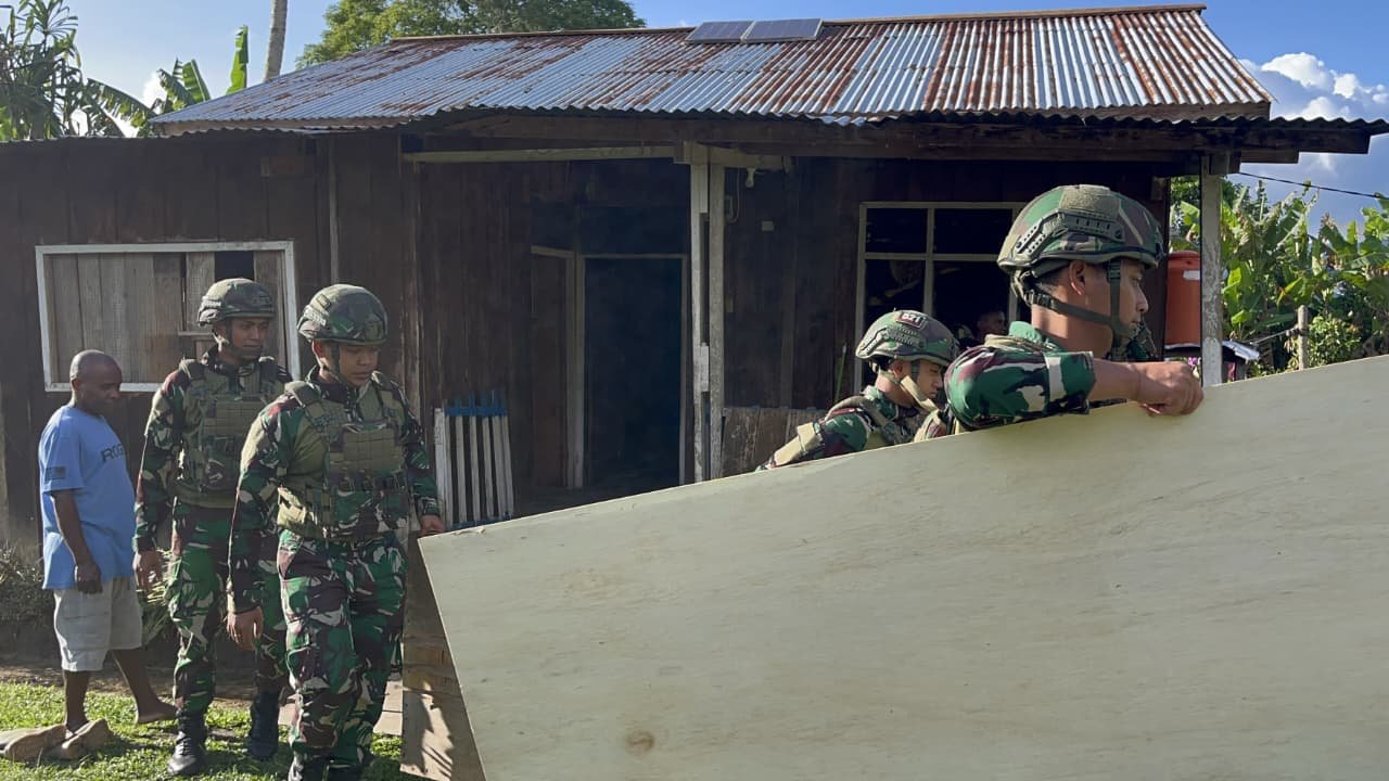 Asah Asih Asuh di Tanah Papua Lewat Aksi Sosial Satgas Yonif 521/DY. - thewasesanews.com