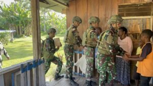 Asah Asih Asuh di Tanah Papua Lewat Aksi Sosial Satgas Yonif 521/DY. - thewasesanews.com