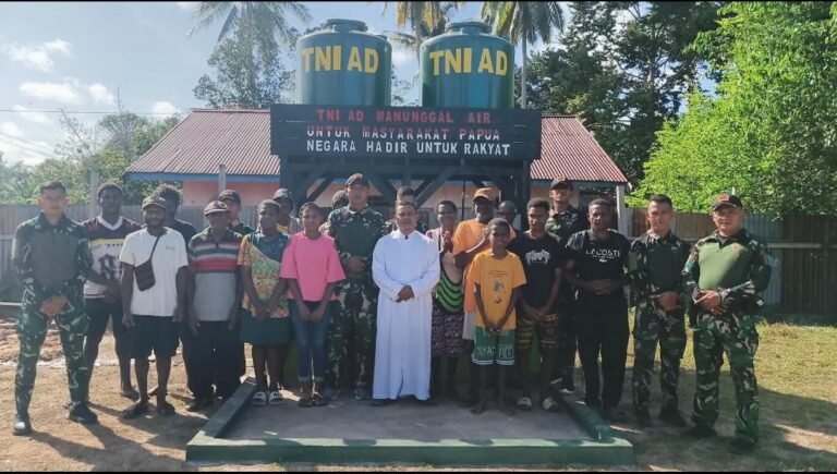 Satgas Yonif 123/Rajawali Bangun Sumur Bor di Gereja Katolik Mappi. - thewasesanews.com