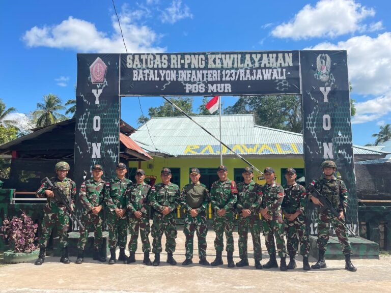 Irdam XXIV/MT Tinjau Satgas Pamtas Yonif 123/Rajawali. - thewasesanews.com